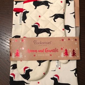 Christmas Apron and Oven Mitten.